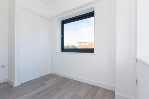 2 bedroom apartment to rent, Bath Road, Slough SL1