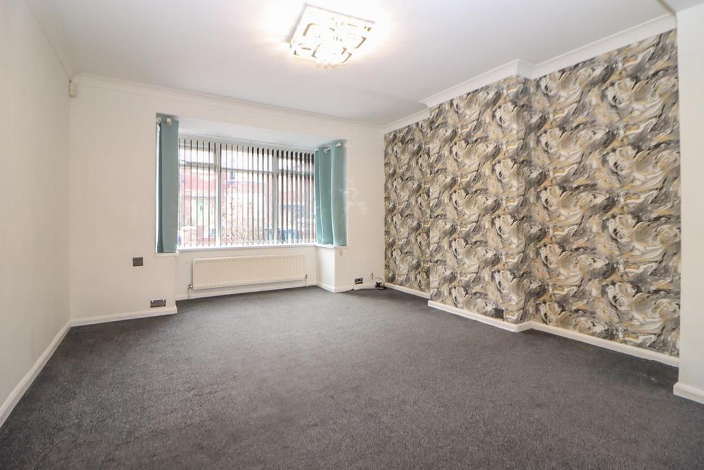 Rosewood Gardens, Kenton 5 bed semidetached house £350,000