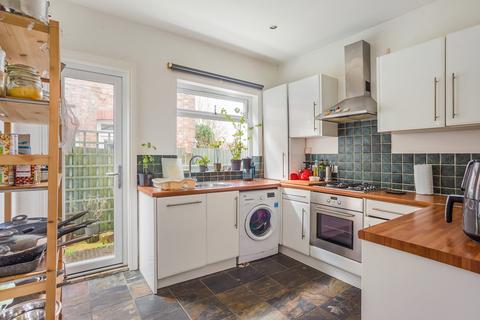 2 bedroom flat for sale - Lawrence Road, Ealing, W5