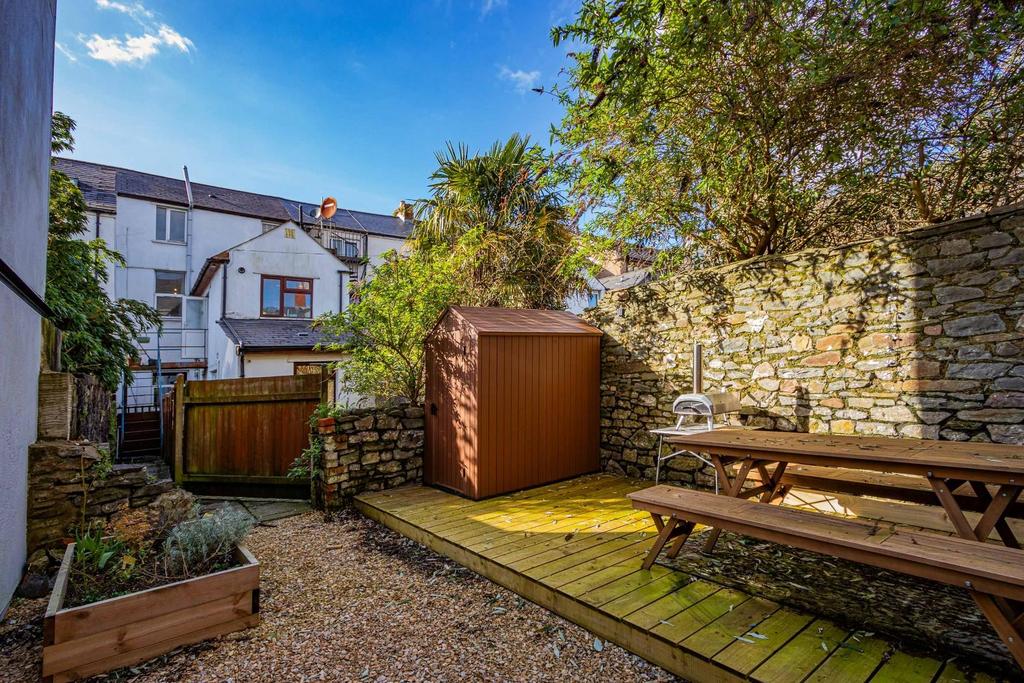 Kings Road, Cardiff CF11 3 bed flat for sale £240,000