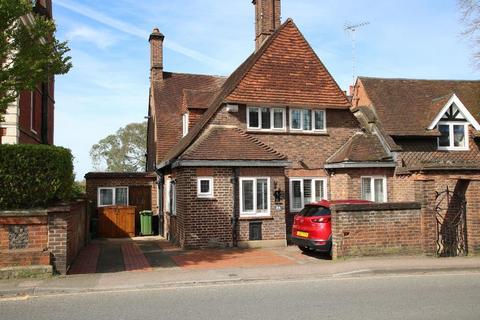 4 bedroom detached house for sale, CHURCH STREET, LEATHERHEAD, KT22