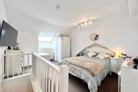 68 Barnsley Road, Dodworth, Barnsley, S75 3JR