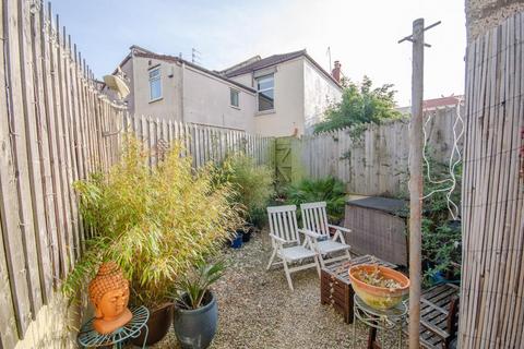 28 Chaplin Road, Bristol, BS5 0JU