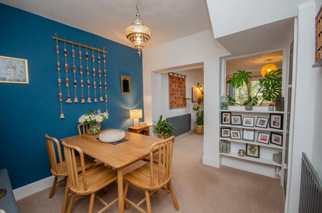 Dining area pic 2.jpg