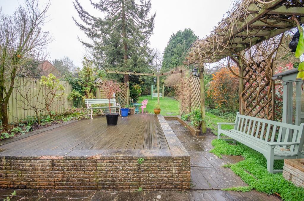 Rear garden pic 2.jpg