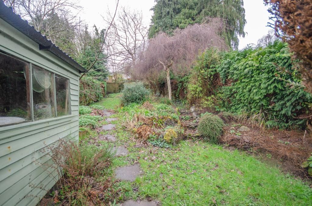 Rear garden pic 4.jpg