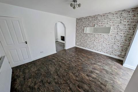 3 bedroom semi-detached house for sale - Moorpark Avenue, Yate, Bristol