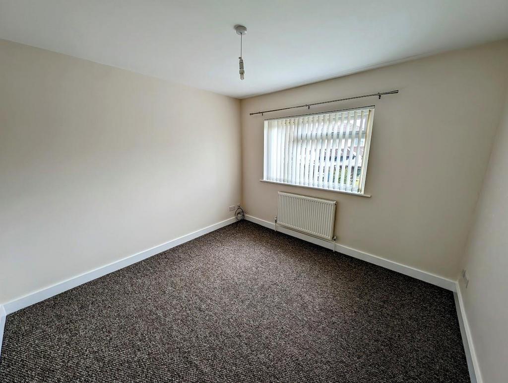 13 Moorpark Avenue Bedroom 2.jpg