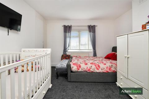 2 bedroom end of terrace house for sale, Sunny Way, London N12