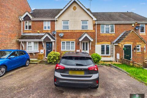 2 bedroom terraced house to rent, Boleyn Close, Maidenbower RH10