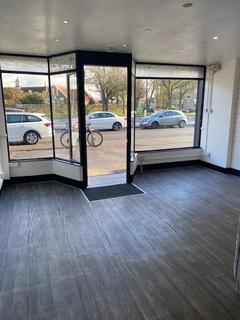 Shop to rent, Clarendon Parade - lock up SHOP, Cheshunt EN8