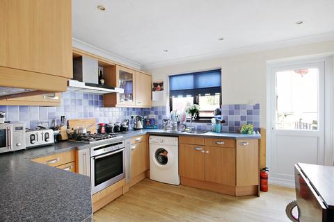 21 Engalee, East Grinstead, RH19 1FE