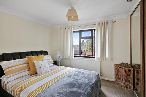 21 Engalee, East Grinstead, RH19 1FE