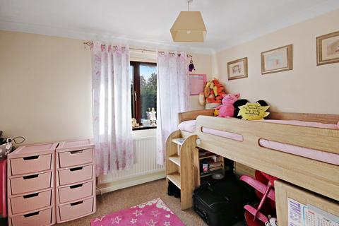 21 Engalee, East Grinstead, RH19 1FE