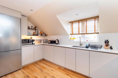 3 bedroom apartment for sale, 19 Lind Road, Sutton