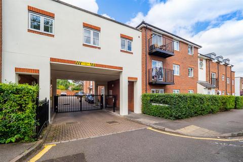 3 bedroom apartment for sale, 19 Lind Road, Sutton