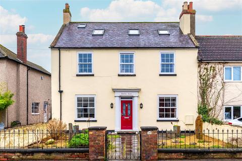 Belle Vue, 29 Bedale Road, Aiskew, Bedale, DL8 1AZ