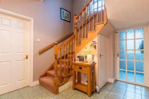 Belle Vue, 29 Bedale Road, Aiskew, Bedale, DL8 1AZ