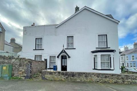 3 bedroom end of terrace house for sale - Victoria Road, Caernarfon, LL55