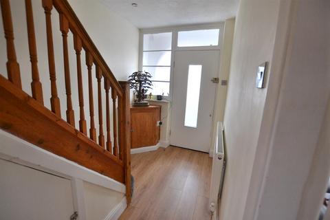 3 bedroom semi-detached house for sale, Queensgate Drive, Birstall LE4