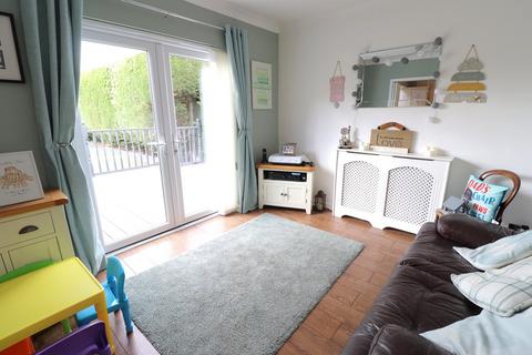 54 Castle Road, Rayleigh, SS6 7QF
