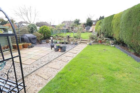 54 Castle Road, Rayleigh, SS6 7QF