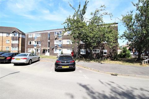 2 bedroom flat to rent, Barley Close, Southgate RH10