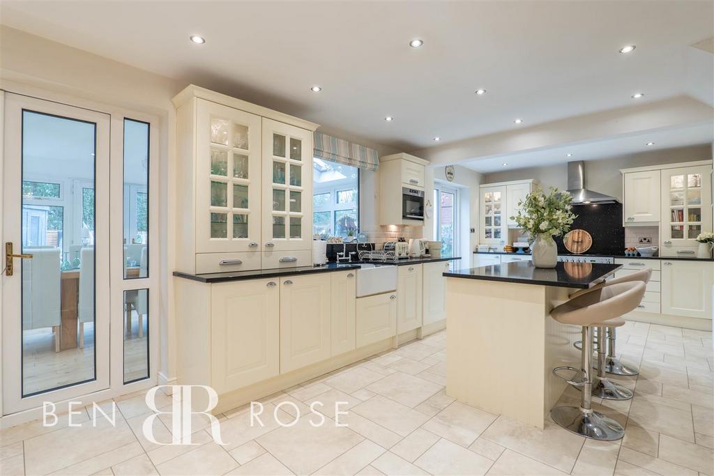 Kitchen/Breakfast Room