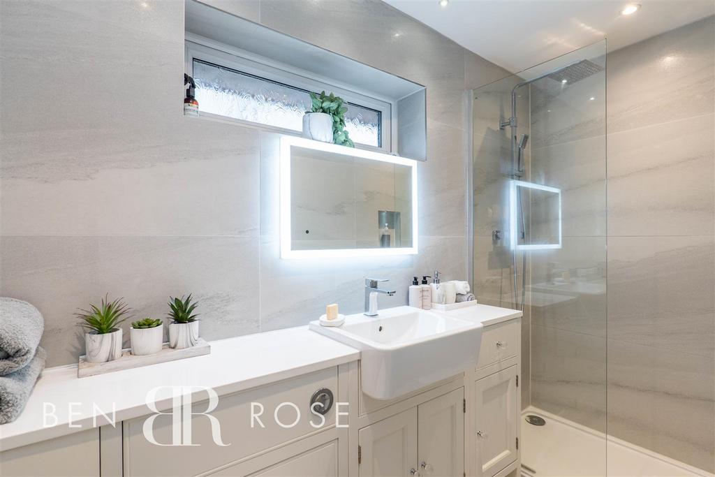 Master Ensuite
