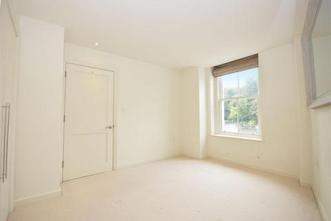 2 bedroom apartment to rent, Petersham Road, Richmond