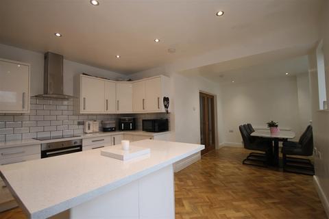 4 bedroom semi-detached house for sale - Kirkley Drive, Ponteland, Newcastle Upon Tyne
