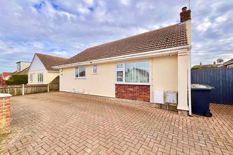 2 bedroom detached bungalow for sale - Second Avenue, Caister-On-Sea