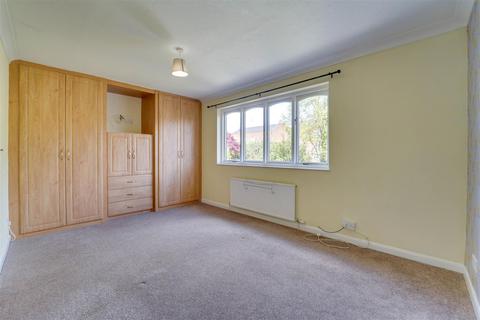 3 bedroom terraced house for sale, Armstrong Close, Newmarket CB8