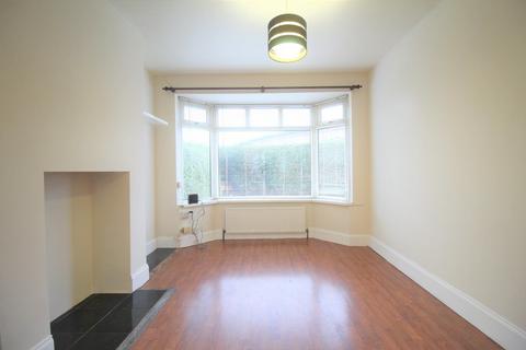 3 bedroom semi-detached house to rent, Lilac Crescent, Beeston, Nottingham, NG9 1PX