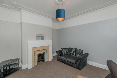 4 bedroom house for sale, Town Street, Armley, Leeds
