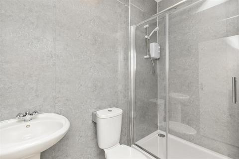 Studio to rent, The Drive, Hove