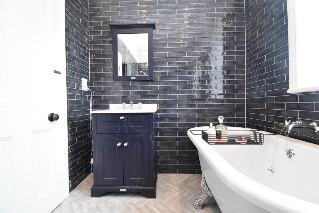 Main bathroom