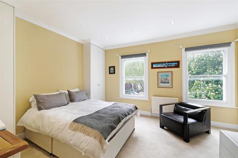 3 bedroom apartment to rent - Schubert Road, Putney, SW15