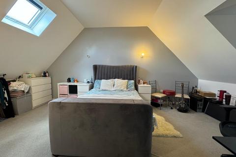 3 bedroom semi-detached house for sale - Mayfly Road, Pineham Village, Northampton NN4