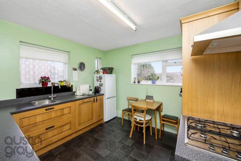 3 bedroom house for sale, Overhill Way, Brighton