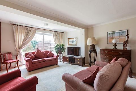 15 Caling Croft, New Ash Green, Longfield, DA3 8PX