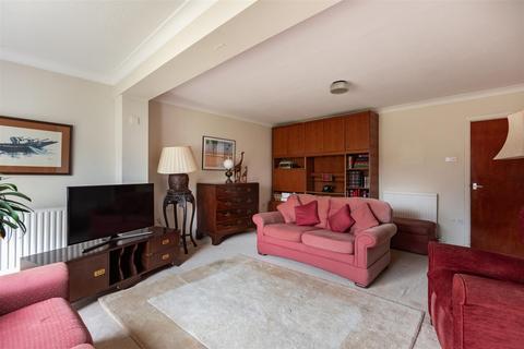 15 Caling Croft, New Ash Green, Longfield, DA3 8PX
