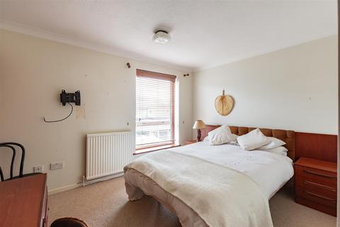 15 Caling Croft, New Ash Green, Longfield, DA3 8PX
