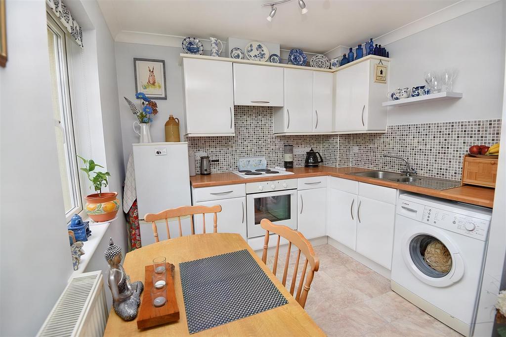 Kitchen/Dining Area