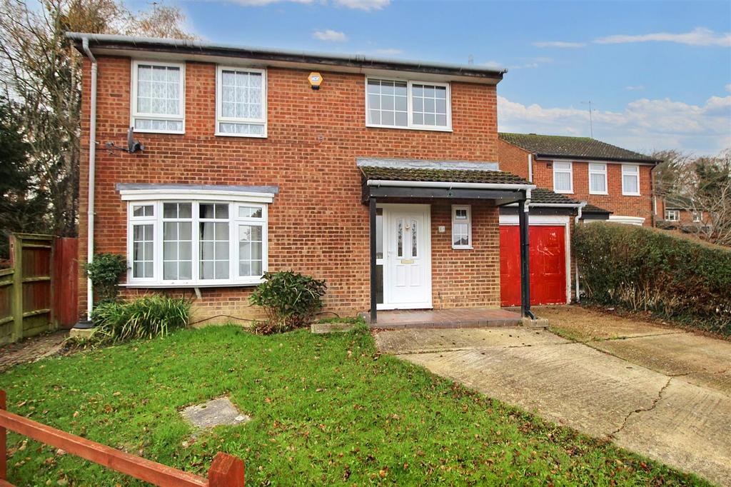 Bashford Way, Crawley RH10 4 bed house to rent £1,850 pcm (£427 pw)
