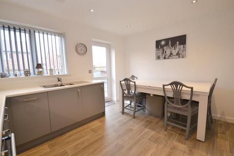4 Barry Close, Radcliffe On Trent, Nottingham, NG12 1DY