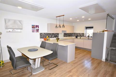 undefined, Brook Lane, Collingham, Newark