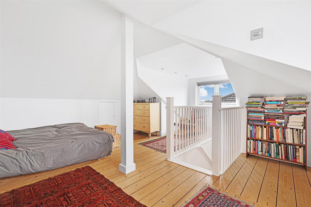 Master Bedroom (2).jpg