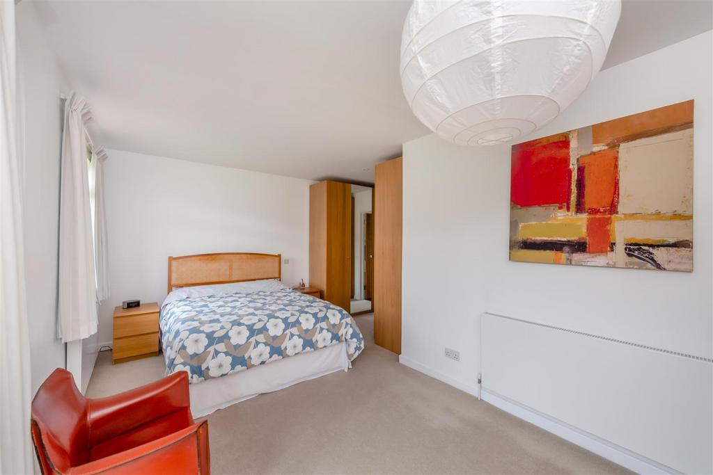 8587992-interior11.jpg