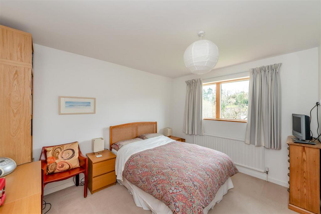 8587992-interior05.jpg